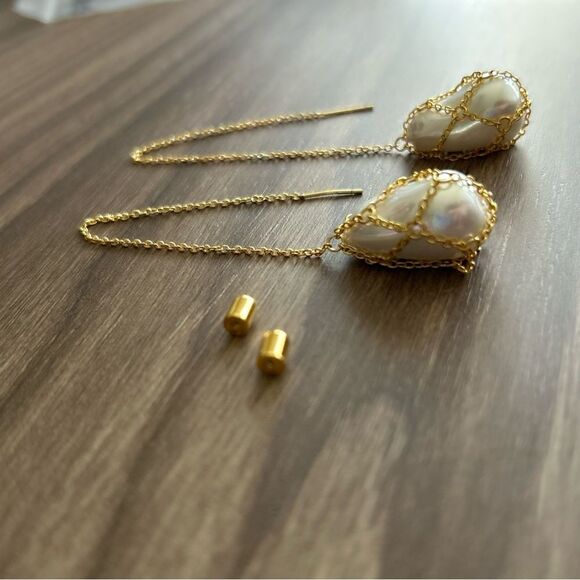 Elegant Gold and pearl Earrings Q430 - Picture 5 of 6